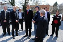 Minister Lukšič na ogledu območja nove osnovne šole 