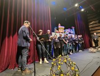Lutkovna skupina Žar je ob 20. obletnici delovanja prejela Jubilejno priznanje župana Občine Ajdovščina,