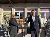 Na njegov zadnji delovni dan pred upokojitvijo je direktorja Lavričeve knjižnice Arturja Lipovža obiskal župan Tadej Beočanin