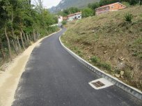Povezovalna pot nad zaselkom Bizjaki do doma krajanov v Žapužah je dobila asfaltno prevleko. 