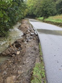Zaradi razmočenosti terena je več zemeljskih usadov zasulo ceste Planina–Gabrje, Gaberje–Branica ter cesto v sami vasi Gaberje. 
