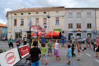 Košarkarski klub Ajdovščina vabi v košarkarski vrtec in košarkarsko šolo - tamajhni so se v košarki pomerili tudi na ajdovskem placu :) Košarkarski klub Ajdovščina vabi v košarkarski vrtec in košarkarsko šolo - tamajhni so se v košarki pomerili tudi na ajdovskem placu :)