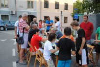 Šahovsko društvo Čaven pa že vse dni tedna mobilnosti osvaja staro in mlado s to lepo, klasično, strateško igro. Šahovsko društvo Čaven pa že vse dni tedna mobilnosti osvaja staro in mlado s to lepo, klasično, strateško igro.