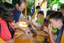 Atraktivna stojnica enote za odstranjevanje neeksplodiranih ubojnih sredstev ... Atraktivna stojnica enote za odstranjevanje neeksplodiranih ubojnih sredstev ...