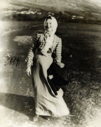 Ernestina Bratina na poti v Ustje. Burja. 22. 11. 1903, plošča 6 od 9