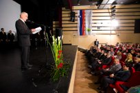 Župan Marjan Poljšak je s prazničnim nagovorom začel slavnostno sejo. Foto Matjaž Slejko Župan Marjan Poljšak je s prazničnim nagovorom začel slavnostno sejo. Foto Matjaž Slejko