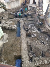 križajevo dvorišče 