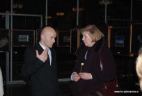 Peter Avbar v klepetu z občinsko svetnico Nevo Lozar na družabnem srečanju po proslavi 