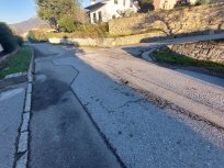 Lavričeva cesta je potrebna prenove. 