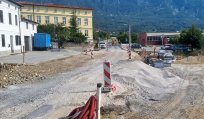Obsežni projekt širitve ceste in izgradnje pločnika v Lokavcu gre h koncu. 