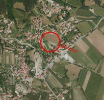 V Lokavcu so naprodaj tri parcele.