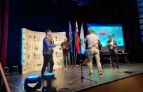 Priznanje za Andrejo Slokar je prevzel predsednik njenega SK Dol Jože Bizjak
