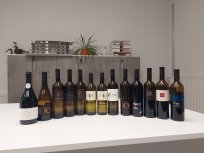 Izbrana vina, prejemniki listin odličnosti na občinskem vinskem ocenjevanju 2023, od katerih se poslavljamo. 
