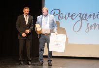 Predsednik zbornice David Pizzoni je v imenu vseh članov strokovnemu sodelavcu Marku Rondiču izročil zahvalo. 