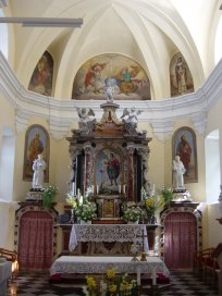 Oltar v vaški cerkvi sv. Florjana 