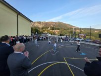 Pomembna pridobitev za kraj pa je tudi novo sodobno športno igrišče, ki ga je uredila Občina Ajdovščina, in je opremljeno za izvajanje različnih športov. 