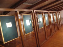 Križajevi panoji na kašči Pilonove galerije. 