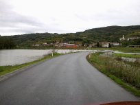 Jezero pred Velikimi Žabljami. Foto Miha Ergaver