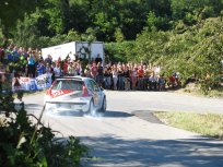 Jubilejni Rally Vipavska dolina se bo pričel na praznični petkov večer 25. junija, na fotografiji znamenita žabeljska rida. 