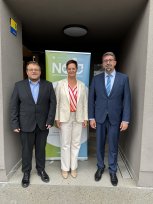 Minister Simon Maljevac, direktorica JSS OA Alenka Čadež Kobol in župan Tadej Beočanin. 