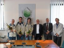 Stanko, Matjaž, David, župan Marjan Poljšak, Jože Batič in ravnatelj Anton Žagar