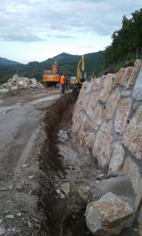Kamnita zložba na odseku Šmarje Zavino