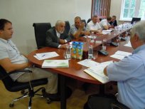 Župan Marjan Poljšak in sodelavec ajdovske občinske uprave Jošt Černigoj na sestanku v Ilirski Bistrici 